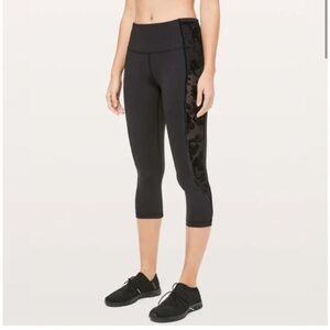 Lululemon Wunder Under Black Flocked Cropped 21”Leggings Floral Print Size 4
